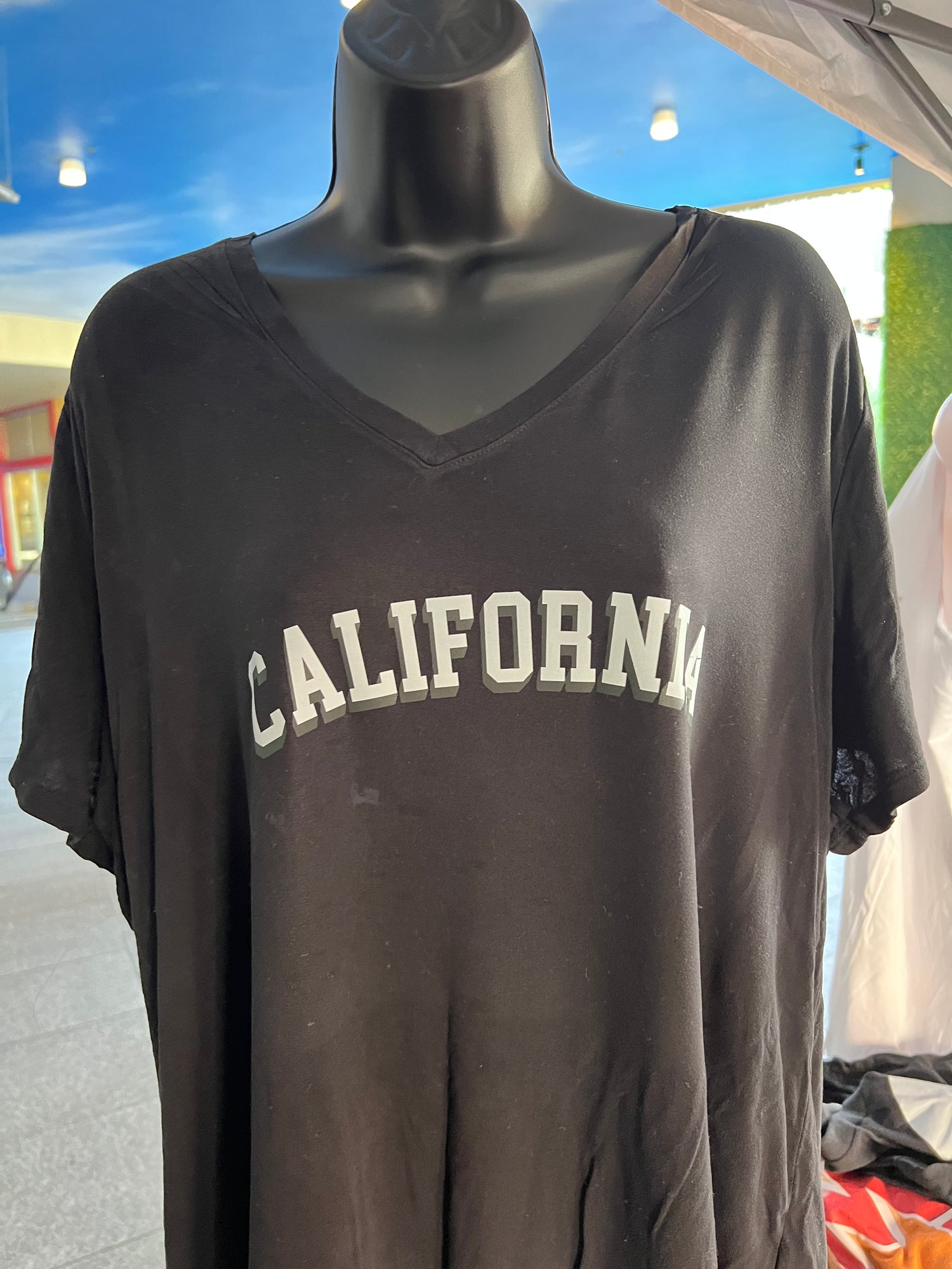 T-shirt with “California” Graphic Design