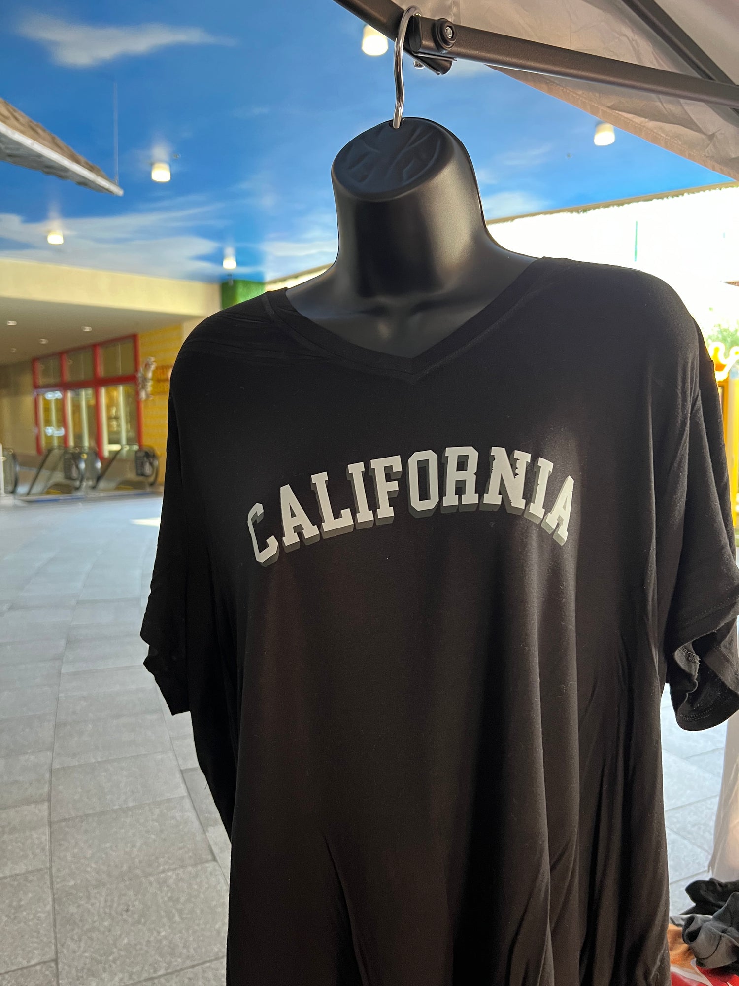 T-shirt with “California” Graphic Design