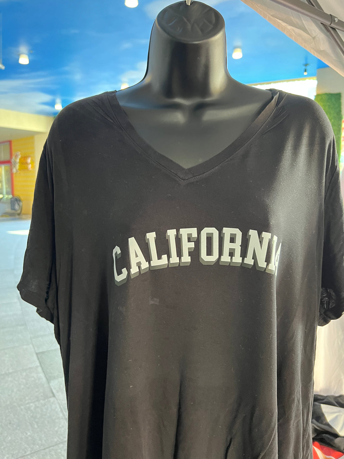 T-shirt with “California” Graphic Design