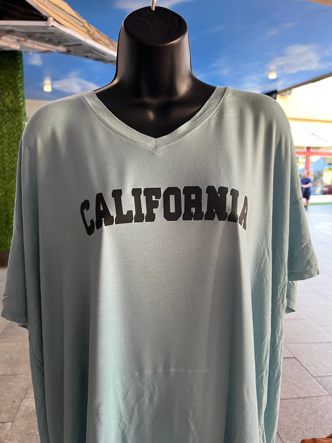 T-shirt with “California” Graphic Design