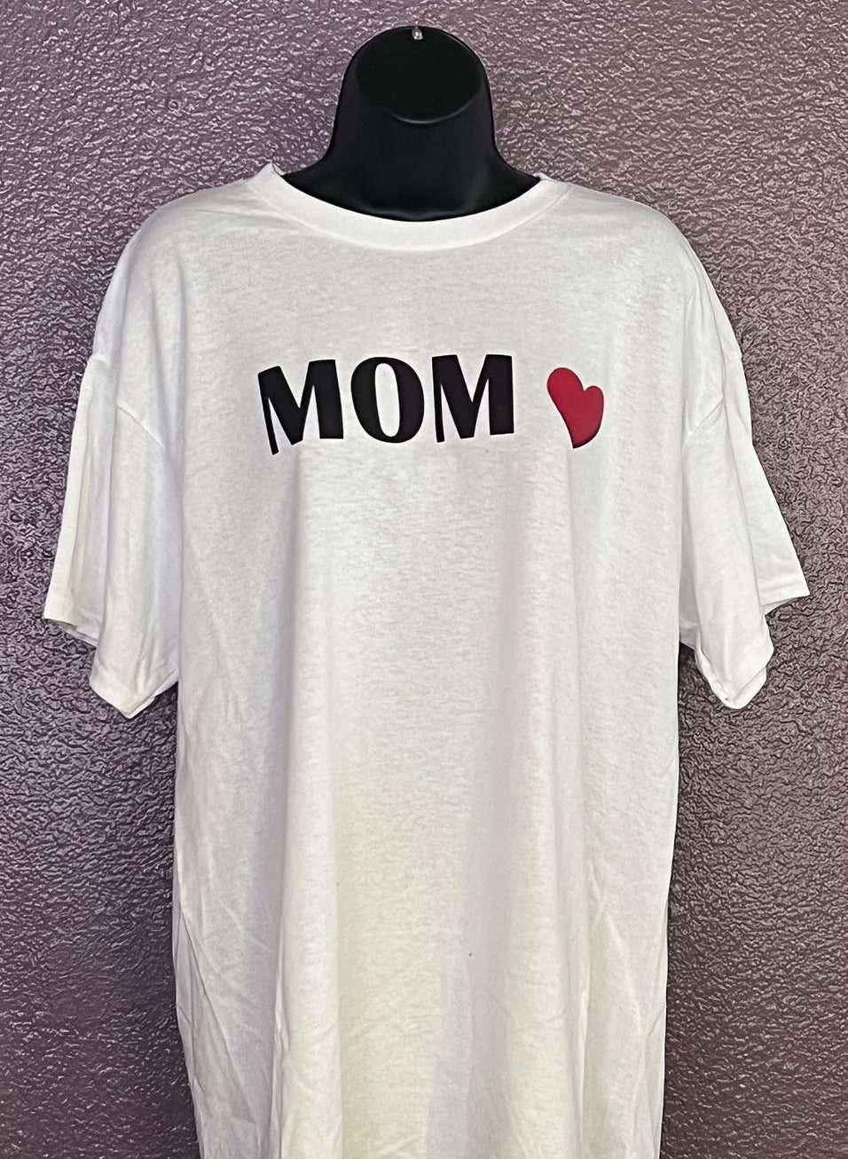 T-Shirt with Mom ❤️ Design