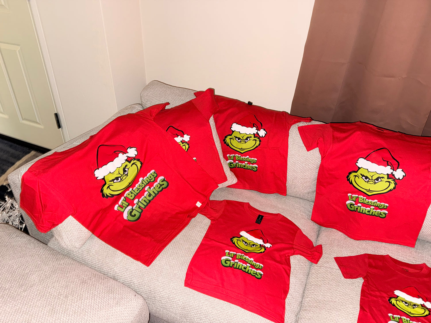 T-Shirt with 3D Puff Vinyl Grinch Design For Kids