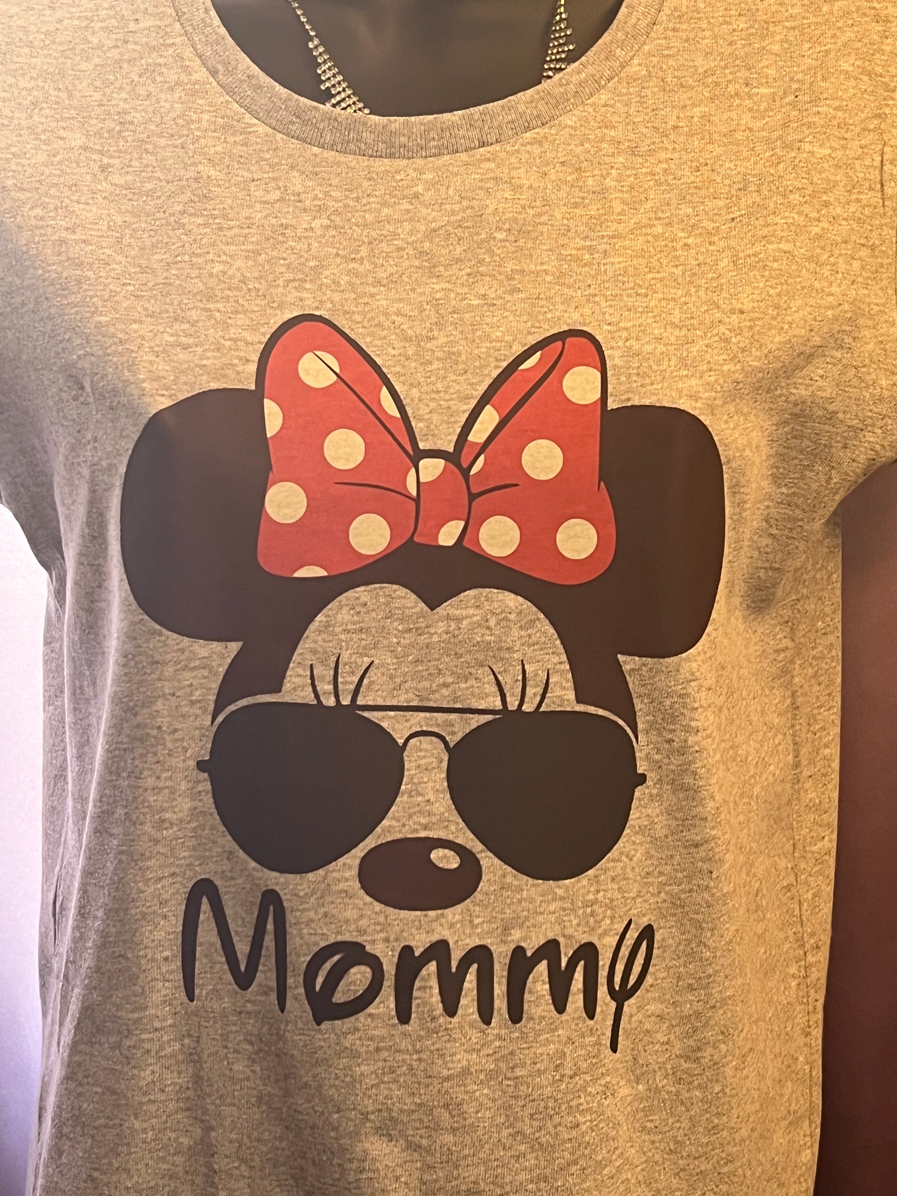 T-Shirt with Minnie Mouse Mommy